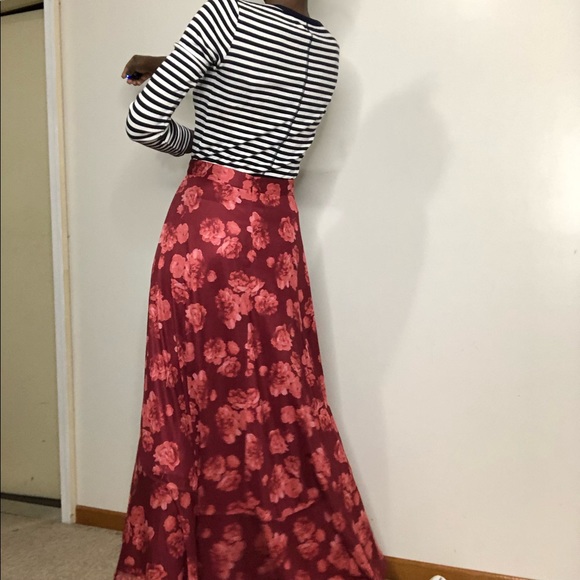 MIA JOY | JOYFOLIE Beautiful Floral Hi-Lo Skirt Size Small - Picture 4 of 10